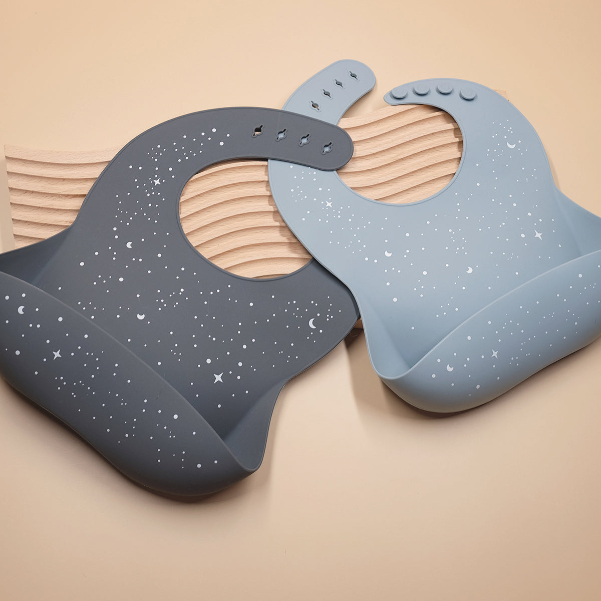 Speckle Bib (Sky Blue)